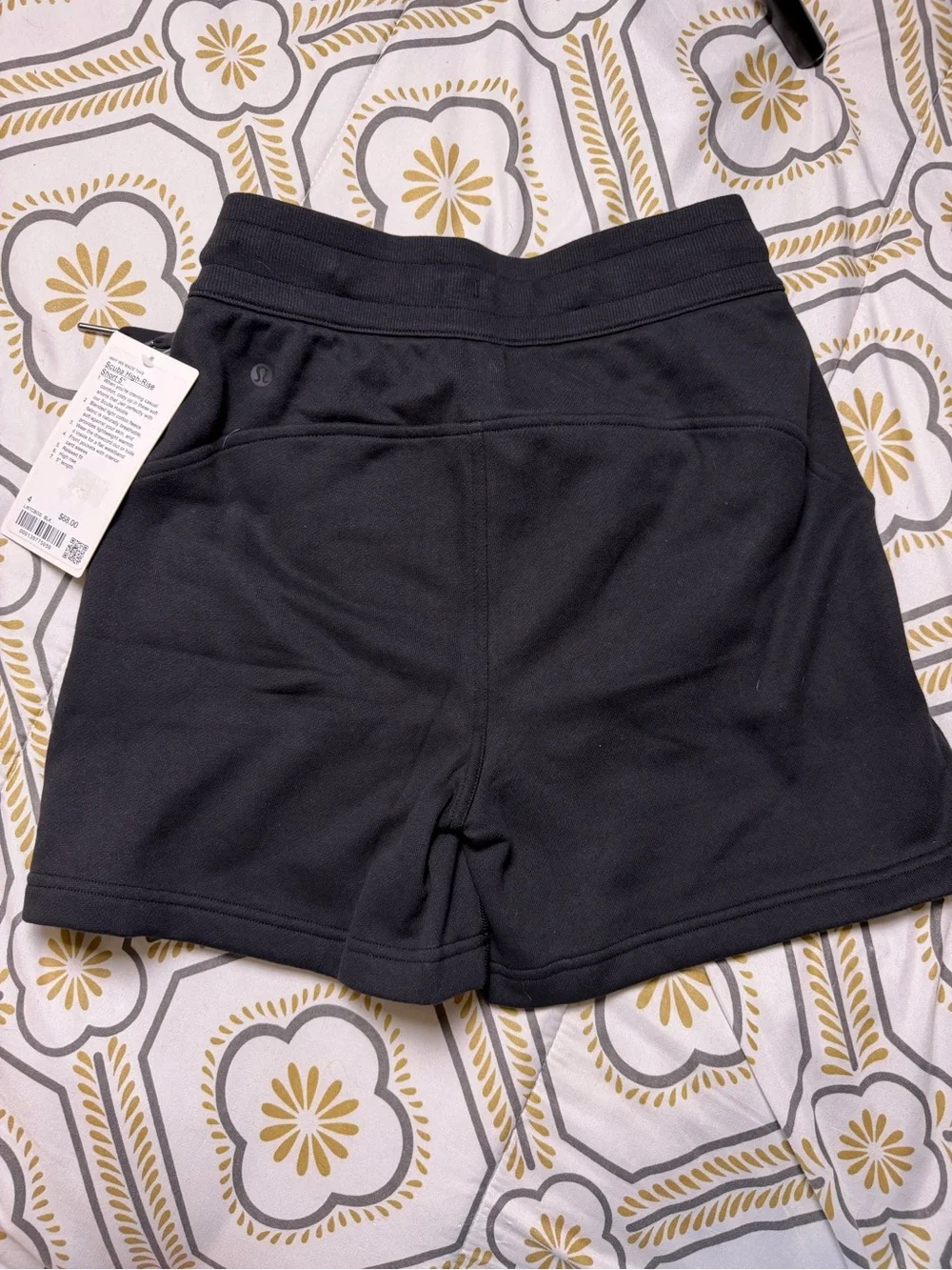 Lululemon NWT Scuba High-Rise Shorts 5” Black Size 4